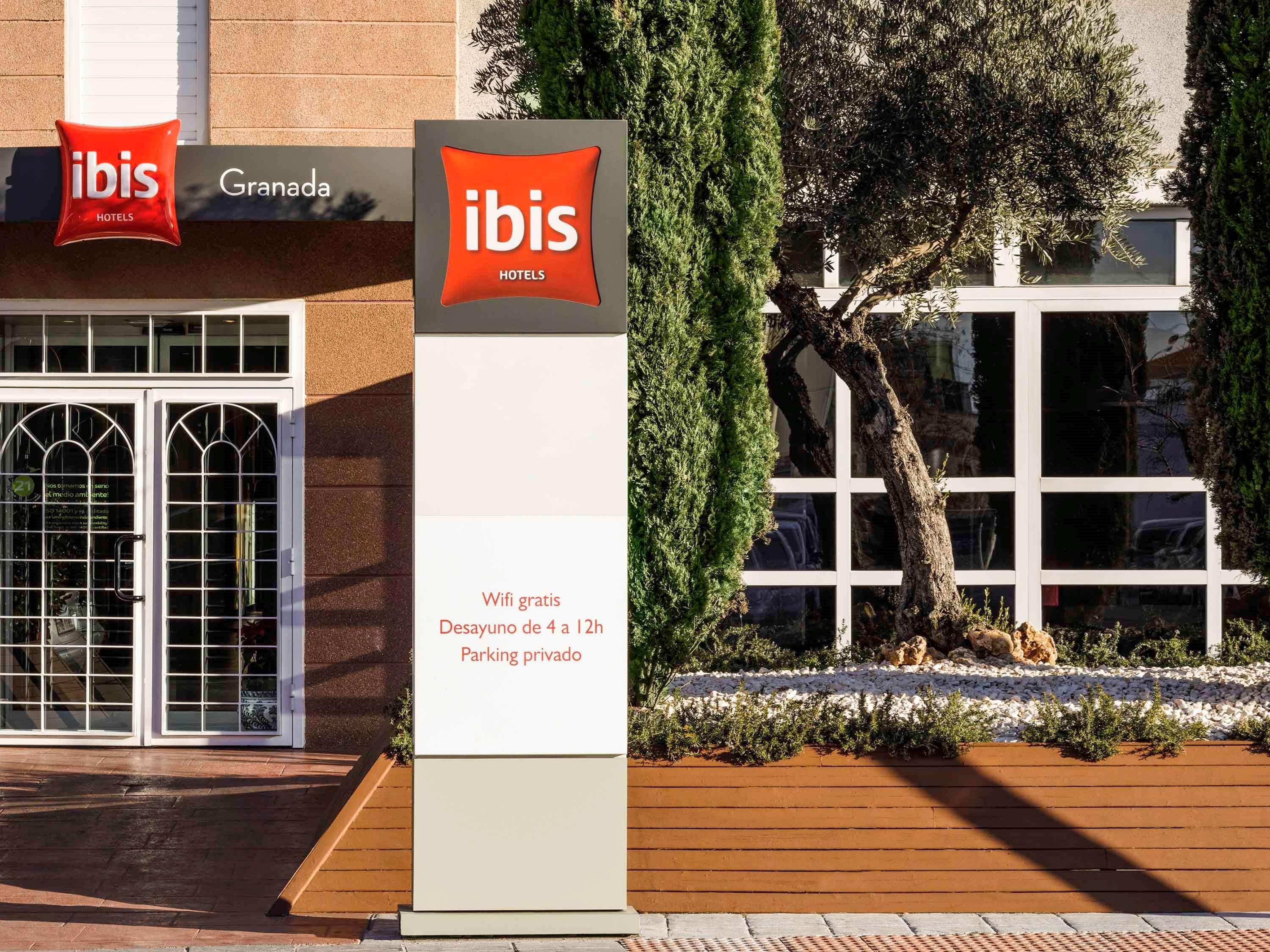 Ibis Granada Hotel Exterior photo