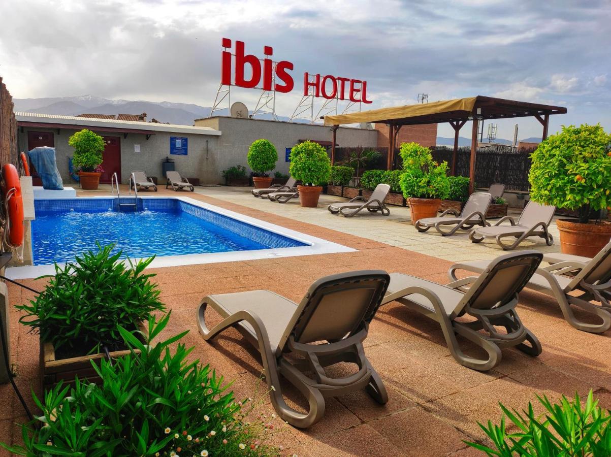 Ibis Granada Hotel Exterior photo