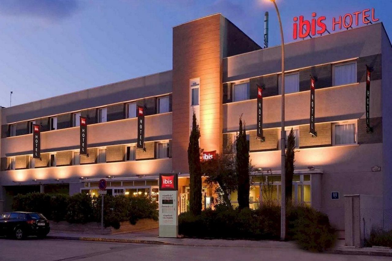 Ibis Granada Hotel Exterior photo